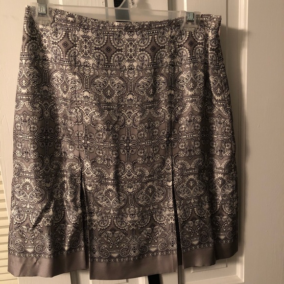 Ann Taylor Loft gray and white silk skirt size 2P - Picture 1 of 4